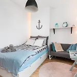 Goodhome - Sea Towers Apartment