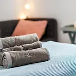 Goodhome - Sea Towers Apartment