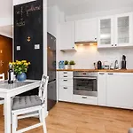 Goodhome - Sea Towers Apartment